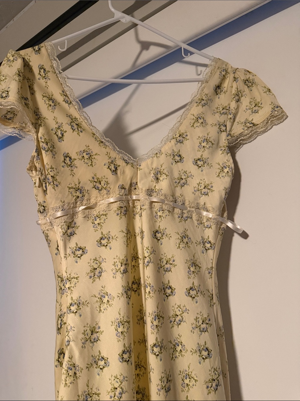 Kimchi Blue Yellow Floral Lace-Trim Midi Dress - Picture 4 of 4